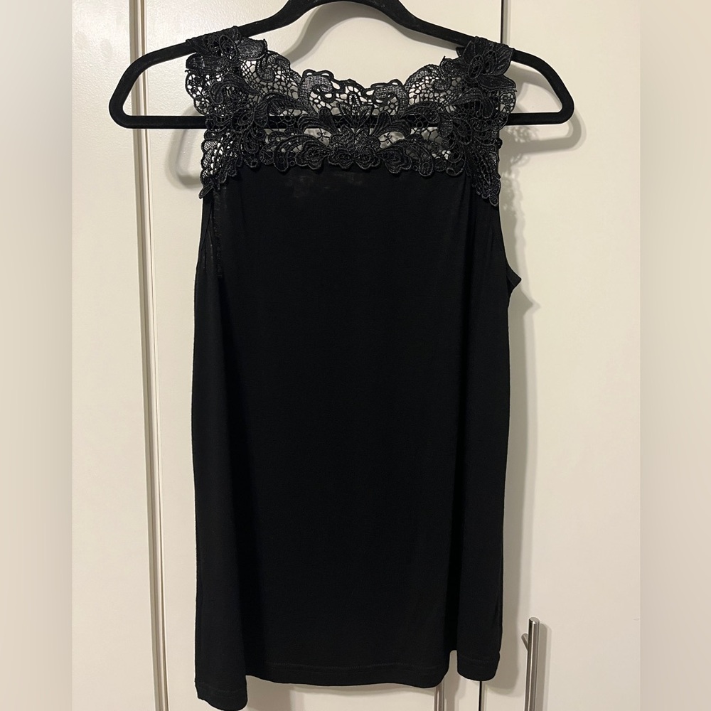 Black cotton tank with lace detail - Picture 3 of 3